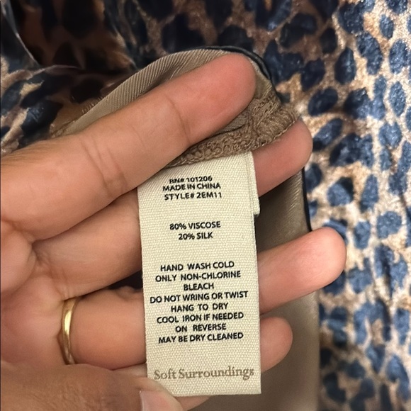 Soft Surroundings Icon Silk Velvet Poets Shirt in Animal Print Tunic Top - Picture 7 of 7